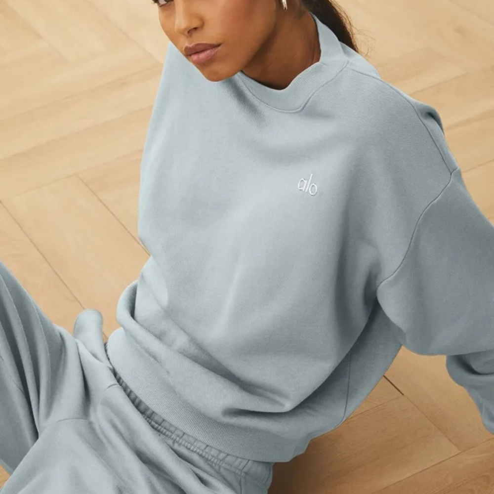 Alo Light Blue Sweatshirt and Sweatpants Set